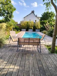 Maisons de vacances 20 people house swimming pool and beach : photos des chambres