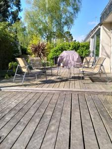 Maisons de vacances 20 people house swimming pool and beach : photos des chambres