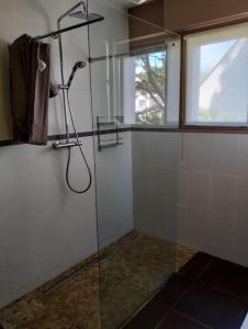 Maisons de vacances 20 people house swimming pool and beach : photos des chambres