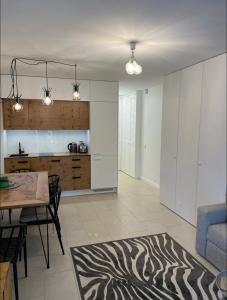 Central Studio 300m to the beach