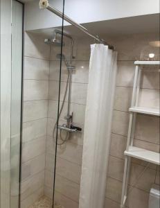 Central Studio 300m to the beach