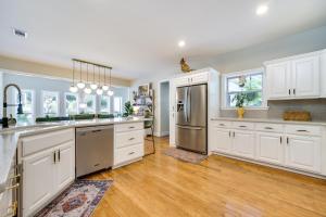 Spacious Getaway By Wolf Pen Gap 15 Acres and Pool!