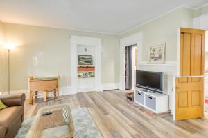 Kennebunk Apartment with Local Beach Access!