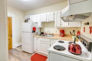 Kennebunk Apartment with Local Beach Access!