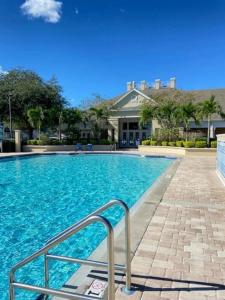 Gone 2 Florida Vacation Homes