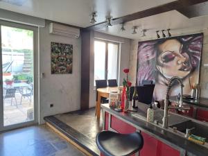 Mon appARTement - chambre avec salle de bains et wc dans un appartement atypique