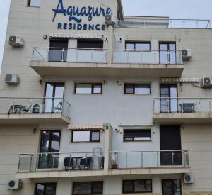 Lângă mare