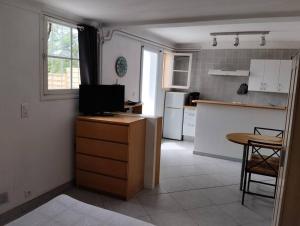 Studio avec jacuzzi privatif.