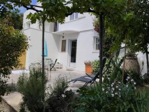 Studio avec jacuzzi privatif.