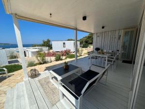 MODERN BEACH VILLAS - Buqez Camp resort