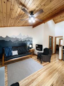 Cozy Cabin suite bed and breakfast