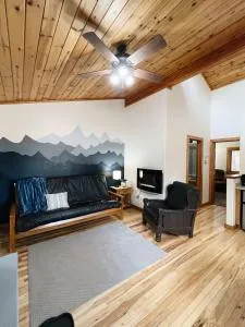 Cozy Cabin suite bed and breakfast - Woodland Park