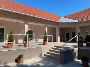 Dóra Vendégház - Bokros