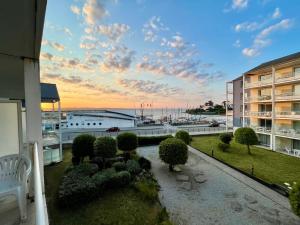 Appartements Appartement avec Sauna et Piscine au bord de mer : Appartement 2 Chambres