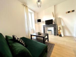 Appartements Suite ~ Romance Estivale ~ a 15 min de Lyon : Appartement 1 Chambre - Non remboursable