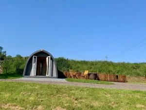 Waterpump Pod for 2 adults with ensuite in the Suffolk Countryside - Laxfield