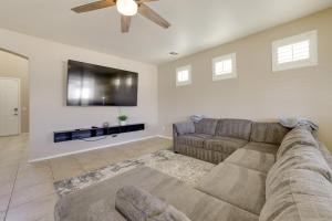 Pool, Fire Pit Luxe Family Home in Goodyear