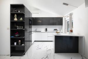 Pjescana Uvala Sea View Apartment