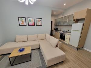 Cozy villa, Golem beach.