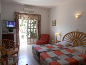 Twin Room with Garden View room in Dona Ana Garden