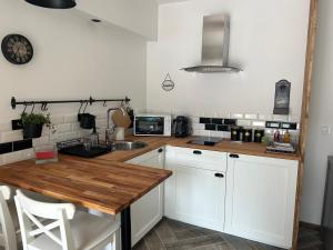 Charmant Studio dans villa - jardin privatif .