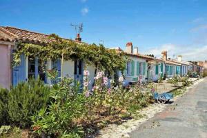 Maisons de vacances Maison Loft Cosy a 8 mn et du port de La Rochelle : photos des chambres