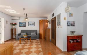 Cozy Home In Punat With Wifi