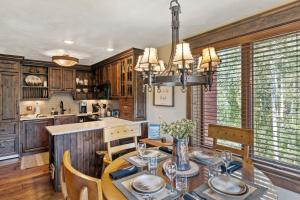 Bear Claw 301 - Ski-in Ski-out Condo!