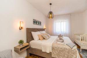 Tinel Apartment Sukosan