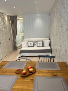 Central studio 200m to the sea