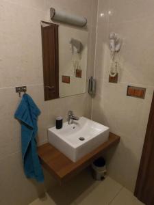 Sunny Apartment with Terrace Tatragolf H104