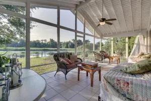 Near Kayak Launch Riverfront Home in Sanford! - Paisley