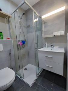 Maisons de vacances Petite maison avec jardin : photos des chambres