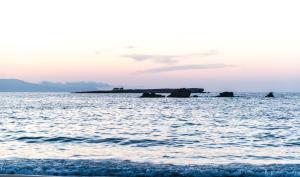 Enjoy Sunsets at Fully Equipped Seaside apt