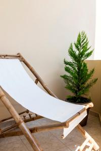 Enjoy Sunsets at Fully Equipped Seaside apt