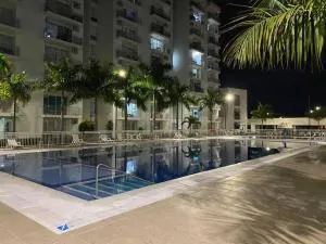 Apto nuevo en Girardot, piscina, BBQ, terraza. - Santa Sofía