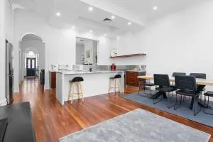 Ballantyne Abode - Thebarton