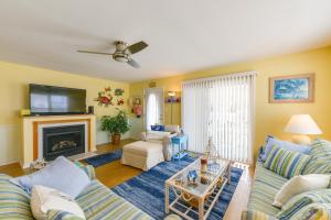 Condo with Deck Walk to Beach and Convention Center!