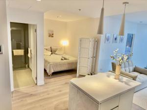 NEW Top Floor L70 CBD Luxury Apt