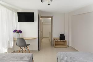 V Luxury Apartments with Pool