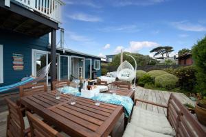 Blue Bay View Surf & Sauna Stay