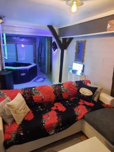 Appartements Duplex avec jacuzzi et sauna : photos des chambres