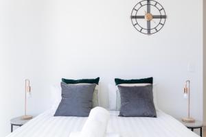 3BR 2BATH, Southbank, Stylish, Sea View