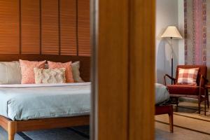 StayVistas The Barn - Mountain-View Luxury Mansion with Heated Infinity Pool, Deck, Jacuzzi, Lawn featuring a Gazebo and Firepit