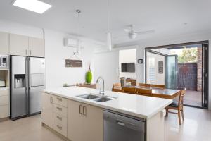 Douglas Hide and Sea