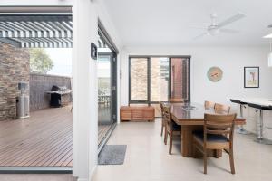 Douglas Hide and Sea