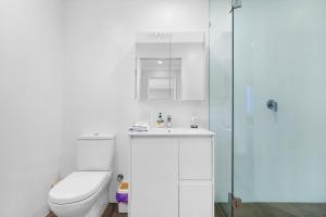 Private Rooftop, 2-Storey Surfers Paradise Apartment with Pool [Near Beach!]