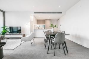 Your Gateway to Sports and Entertainment-00215