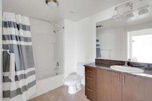 Bellevue 1BR w Gym WD Roof nr Downtown Park SEA-337