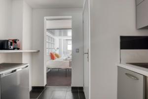 Branded New and Comfy Studio - Heart of Paris 3